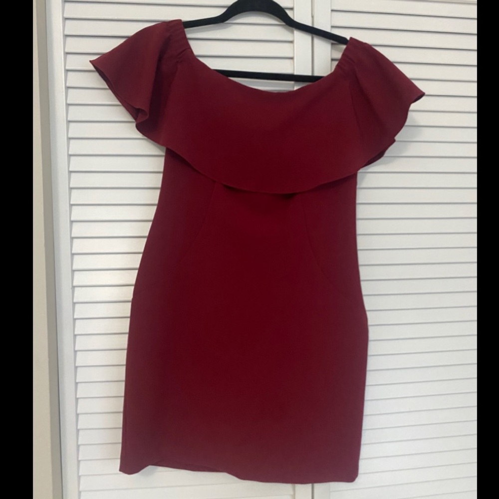 NWOT- Maroon Off the Shoulder Bodycon Dress